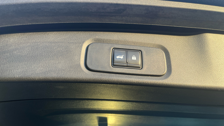 Nissan Qashqai 1.3 DiG-T MH 158 Tekna 5dr Xtronic Petrol Hatchback